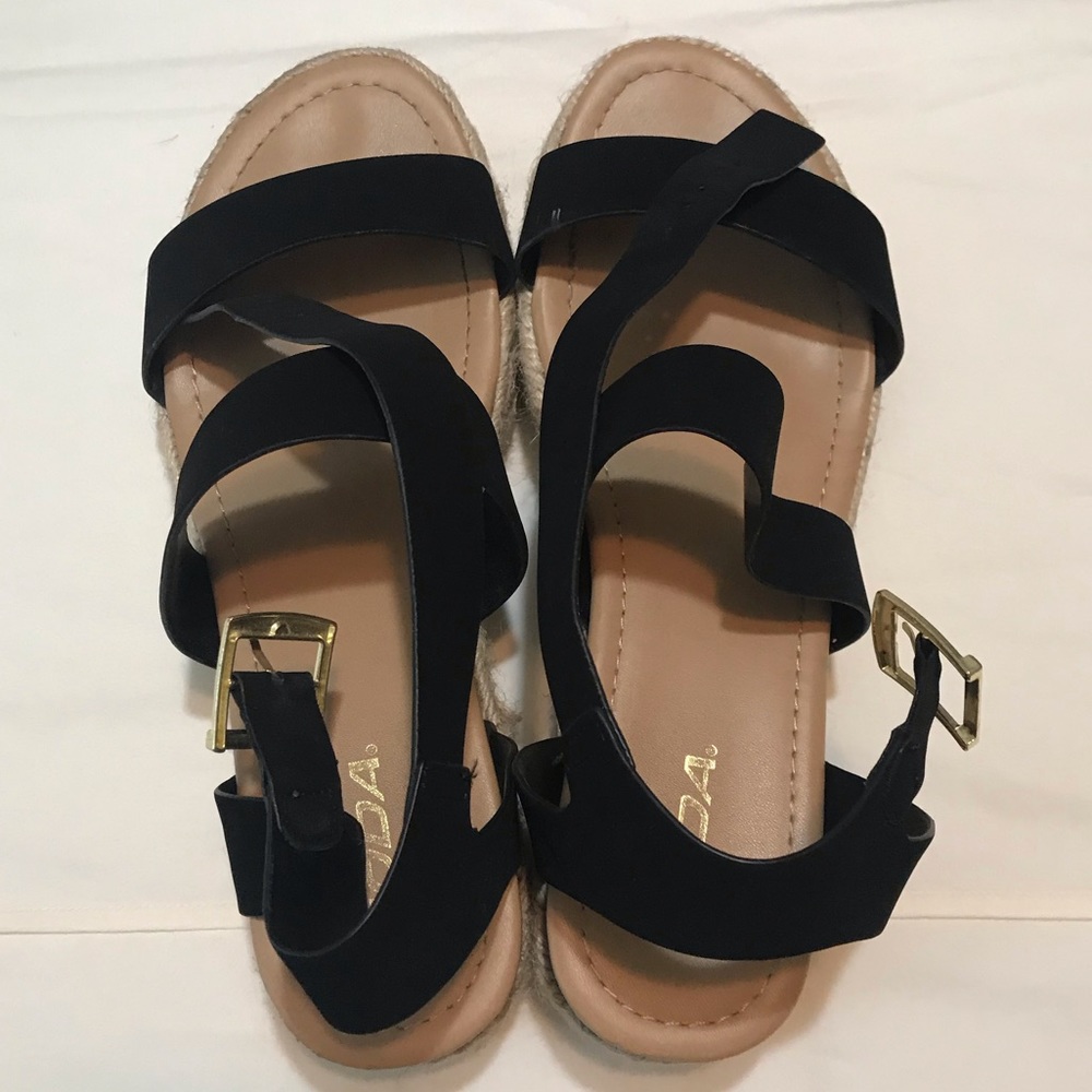 Soda Black Strap Wedges